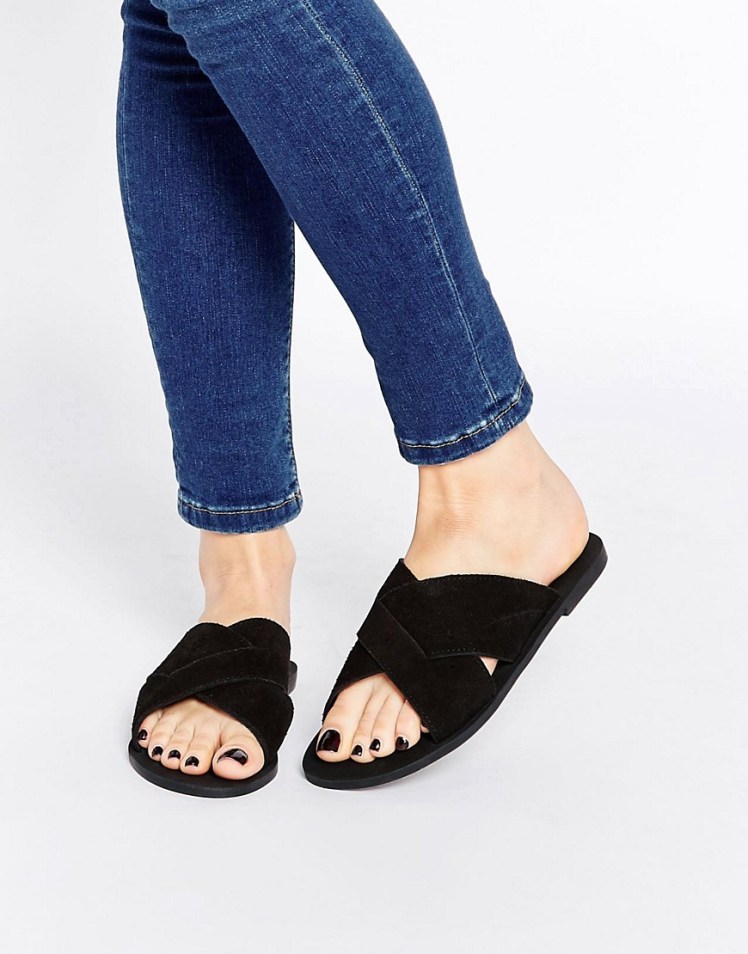 Boohoo Cross front Leather Slider £18